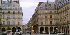 Statue of Jeanne d'Arc in Paris in front of Hotel Regina