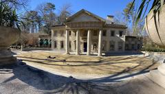 Front view of Swan House in Atlanta, GA