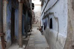 narrow lane in Dariapur locality, Ahmedabad