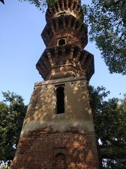 Shaking Pillar of Ahmedabad vertical view