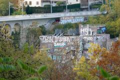 Viaduc de la Jonction and Saint-Jean pumping station viewed from Bois-de-la-Bâtie in Geneva