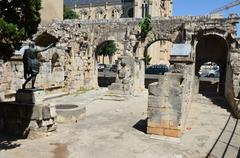 Porte d’Auguste fortifications in Nîmes