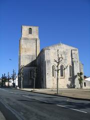 Eglise Saint Pierre in Royan with its flat chevet from the 13th century featuring a triplet of bays