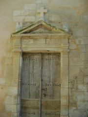 Eglise Saint-Sauveur de la Rochelle exterior door