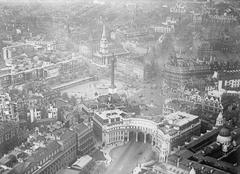 Admiralty Arch and Trafalgar Square aerial view