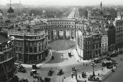 1923 view of the south side of Trafalgar Square