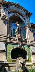 Italian monument featuring the Triton sculpture