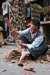 wood sculptor in Hoi An, Vietnam