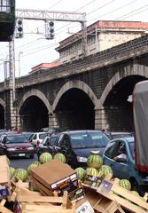 Archi della Marina in Catania with noisy traffic