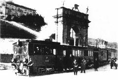 Vicenza tram in front of Arco delle Scalette 1912