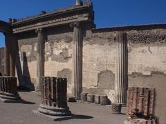 Building with wall decorations in 1st Pompeian style