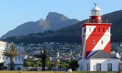 Mouille Point Lighthouse with Devil's Peak in the background