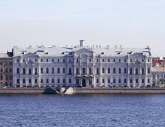 Novo-Mikhailovsky Palace close-up view