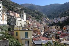 Riomaggiore inland view