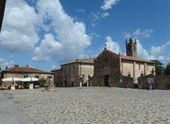 Monteriggioni Piazza Roma