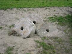 Berliner Balkon with millstones