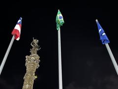 Bandeira da Bahia e Monumento ao Caboclo em Salvador