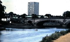 Kew Bridge 1986 upstream face