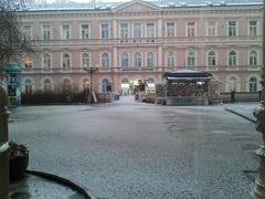 March hailstones in Karlovy Vary in front of Sadová kolonáda