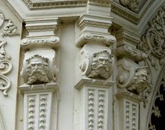 Pavillon 4 Mascarons at Karlovy Vary Park Colonnade