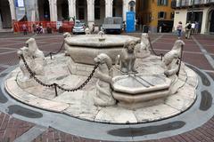 Piazza Vecchia Bergamo fountain