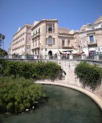 Fonte Aretusa in Siracusa with a central papyrus plantation