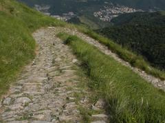 Mule track to Fort Diamante in Sant'Olcese, Genoa