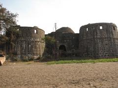 entrance to Arnala Fort