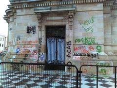 Reloj Monumental in Pachuca, Mexico with graffiti