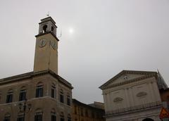 Torre del Rellotge and Logge di Banchi in Pisa