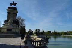 Monumento a Alfonso XII in Parque del Retiro, Madrid