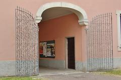 Villa Ghirlanda passage from the western courtyard to the park