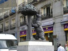 El Oso y el Madroño statue in Puerta del Sol, Madrid, Spain