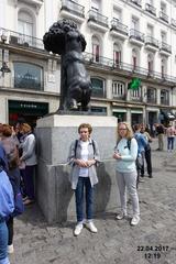 Bear and strawberry tree statue in Madrid