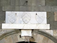 Coats of arms on Palazzo Gambacorti