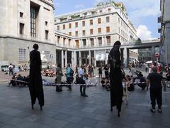 Street performers in Piazza del Popolo, Rome