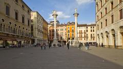 Le due colonne San Marco e della Serenissima in Piazza dei Signori, Vicenza