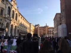 Manifestazione a Vicenza in Piazza dei Signori on October 9, 2020