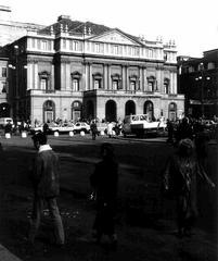 Piazza della Scala in Milan, 1988