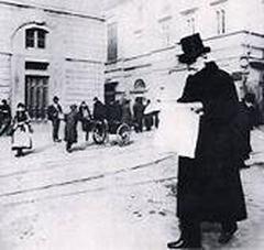 Giuseppe Verdi outside La Scala in 1899