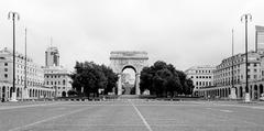 Arco di Trionfo in Piazza della Vittoria, Genoa, Italy