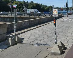 Turin retractable bollard with traffic light