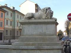 Leone statue at Monza's Ponte dei Leoni entrance towards the city center