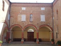 Cortile della Rocca Isolani a Minerbio