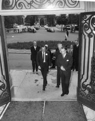 Prins Bernhard arrives at Prof. Koningsberger's farewell event in Amsterdam, 1965