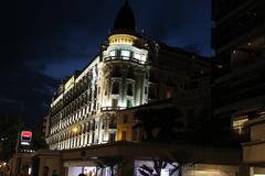 Cannes Hôtel Carlton at night