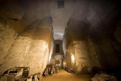 War refuge and vintage cars in Galleria Borbonica, Naples