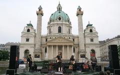 Ben Martin & Band performing at Kunstzone Karlsplatz in Vienna