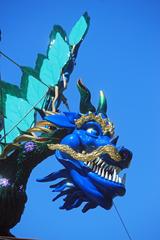 Blue Dragon sculpture at Kew Gardens