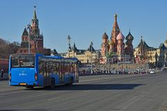 Moscow bus on Bolshoy Moskvoretsky Bridge